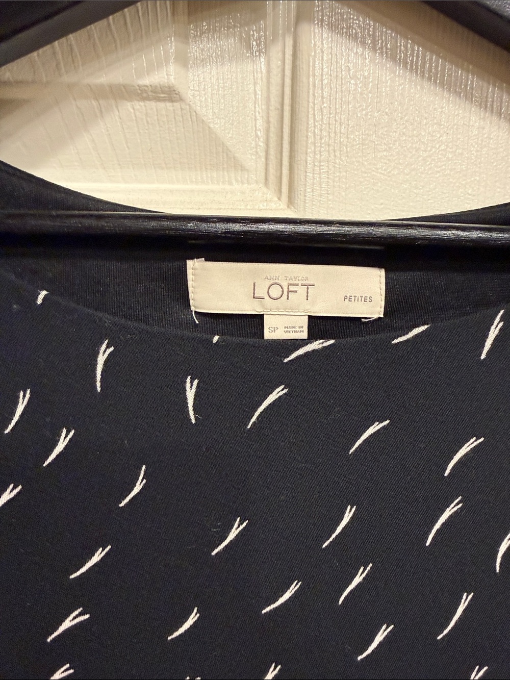 LOFT Ruched Bodycon Ruched Abstract Print Dress – Size SP - Picture 4 of 6